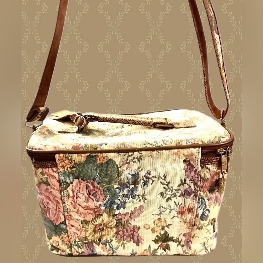 Leisure Luggage Vintage 1980’s Tapestry Travel Vanity Case with lock & keys NWOT - Picture 13 of 15